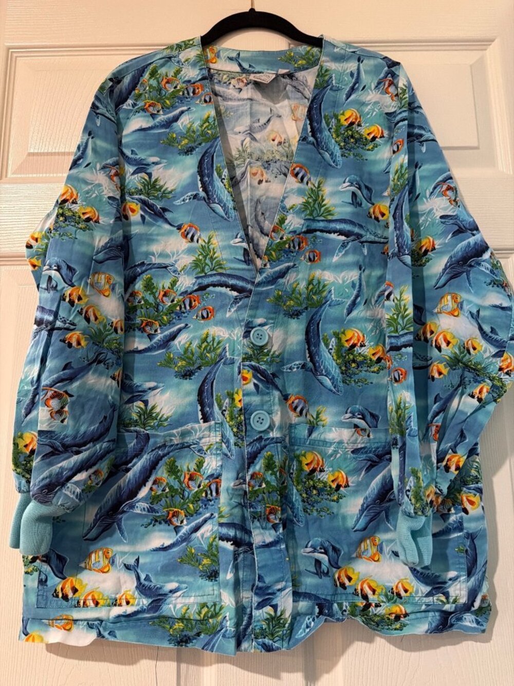 S.C.R.U.B.S. Medium Ocean-Themed Dolphin & Fish Print 100% Cotton Button Front S